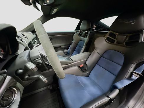 Certified 2025 Porsche 718 Cayman GT4 RS RWD image 5