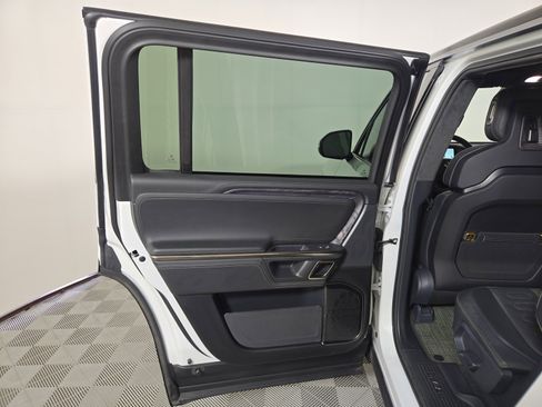 Used 2022 Rivian R1S Launch Edition image 17