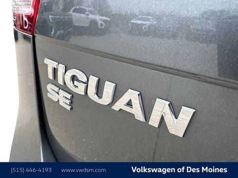 Used 2021 Volkswagen Tiguan SE w/ Panoramic Sunroof Package AWD/4WD image 6