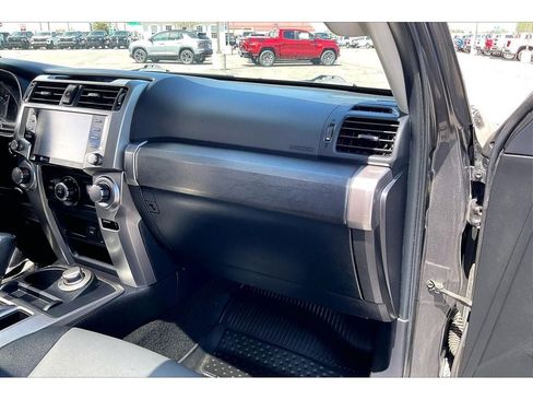 Used 2020 Toyota 4Runner SR5 Premium w/ Moonroof Package AWD/4WD image 17