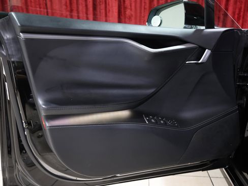 Used 2018 Tesla Model S 75D image 11