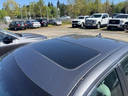 Used 2013 Toyota Camry XLE w/ Leather Pkg FWD image 8