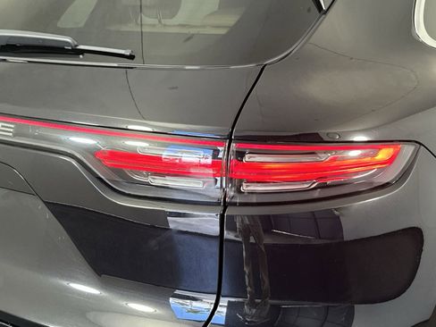 Used 2019 Porsche Cayenne image 30