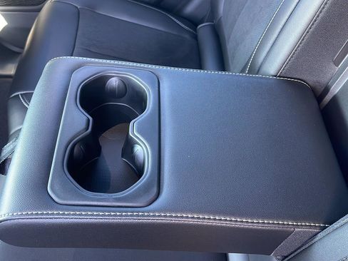 New 2025 Jeep Grand Cherokee Altitude image 27