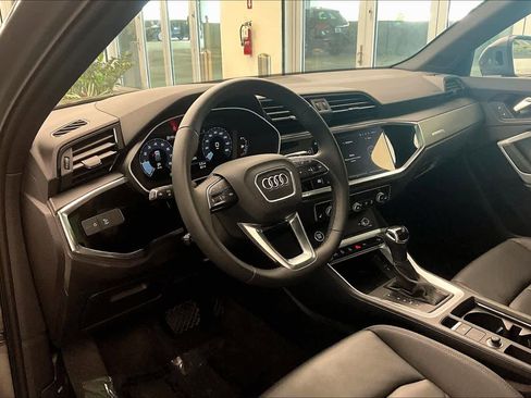 Certified 2025 Audi Q3 2.0T Premium w/ Convenience Package AWD/4WD image 18