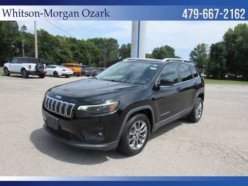 Used 2019 Jeep Cherokee Latitude Plus FWD image 3