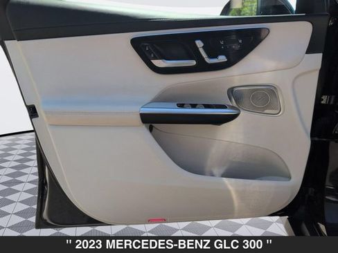 Used 2023 Mercedes-Benz GLC 300 4MATIC image 10