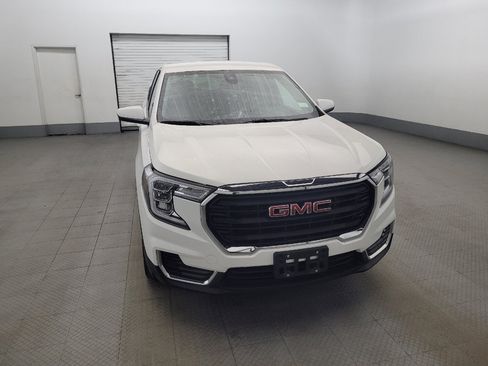 Used 2023 GMC Terrain SLE image 14