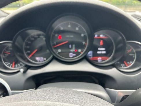 Used 2014 Porsche Cayenne image 38