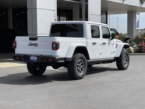 New 2026 Jeep Gladiator Rubicon AWD/4WD image 9