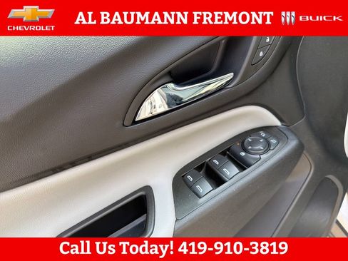 Used 2023 Chevrolet Equinox LS w/ LS Convenience Package FWD image 11