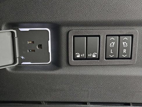 New 2026 Chevrolet Tahoe High Country AWD/4WD image 34
