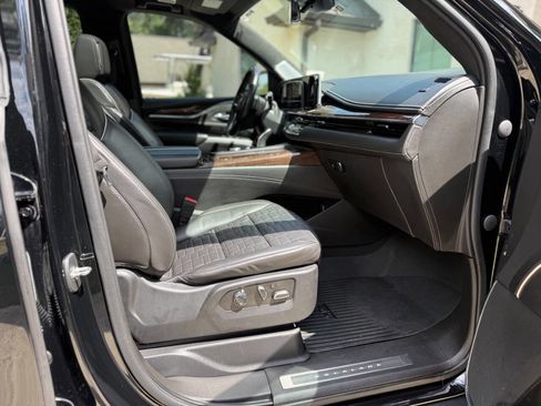 Used 2021 Cadillac Escalade ESV Sport Platinum image 20