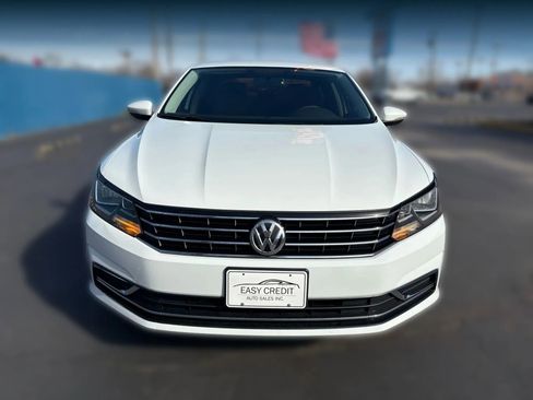 Used 2017 Volkswagen Passat 1.8T S image 2