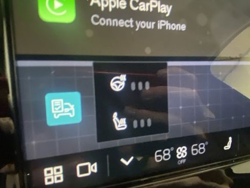 Used 2025 Volvo XC90 B6 Plus image 25