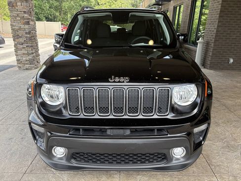 Used 2019 Jeep Renegade Latitude FWD image 3