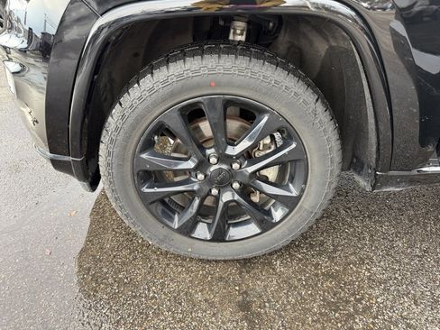 Used 2022 Jeep Grand Cherokee Laredo X image 33