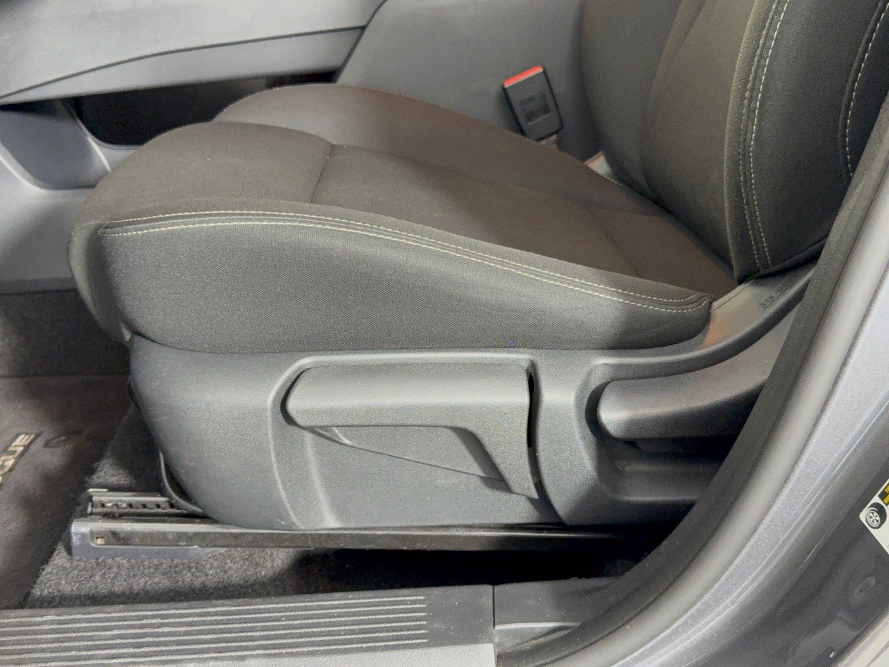 Used 2024 Nissan Rogue S AWD/4WD image 16