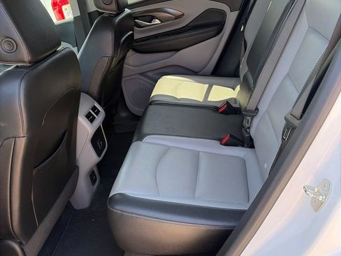 Used 2023 GMC Terrain SLT FWD image 4