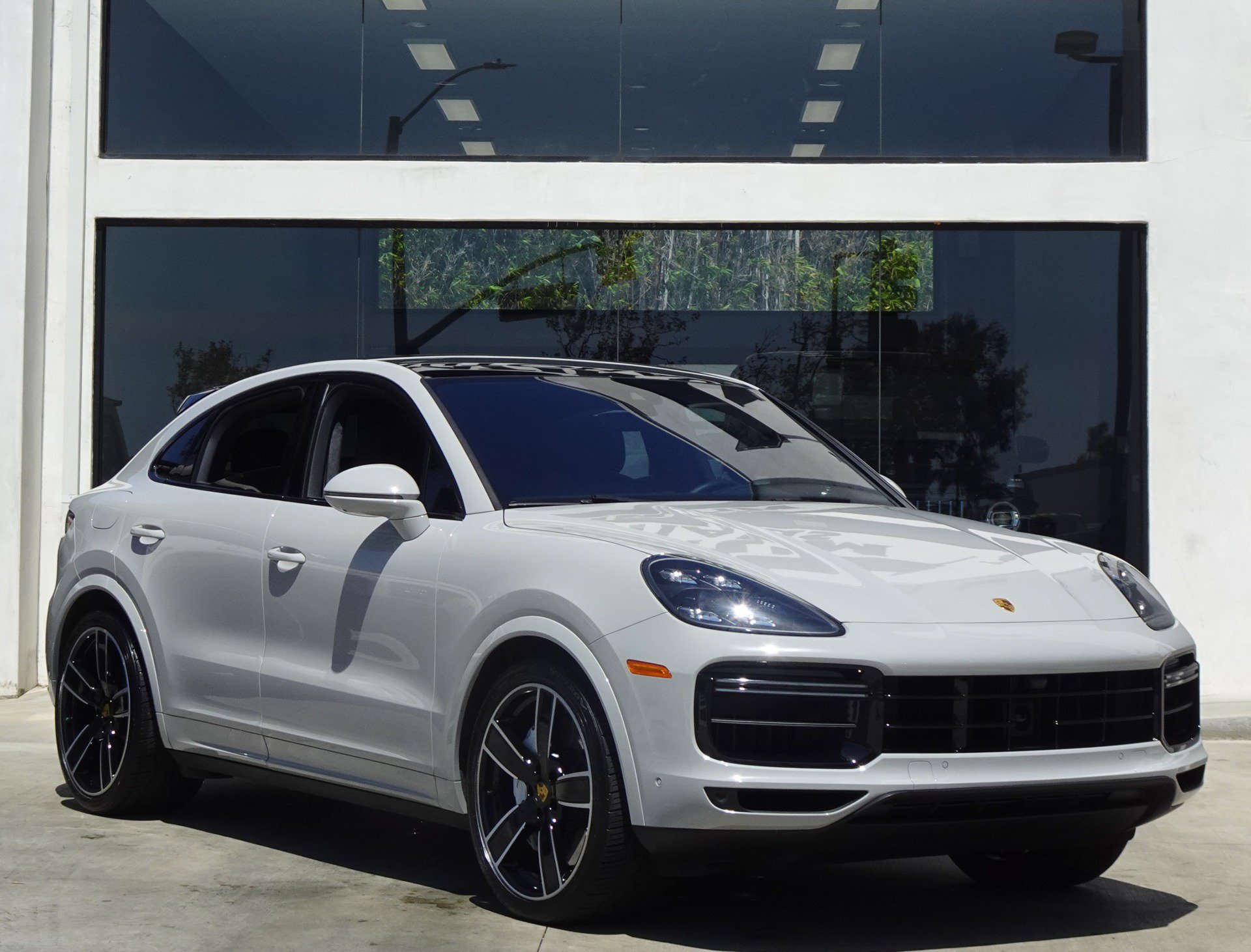 Used 2023 Porsche Cayenne Turbo w/ Premium Package Plus (PI3) AWD/4WD image 11