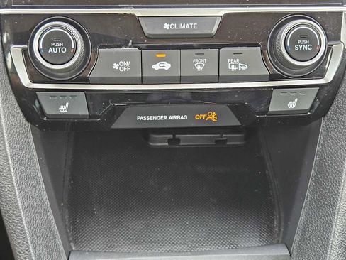 Used 2018 Honda Civic Touring image 19