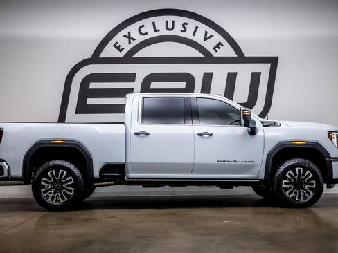 Used 2026 GMC Sierra 2500 Denali Ultimate AWD/4WD image 9