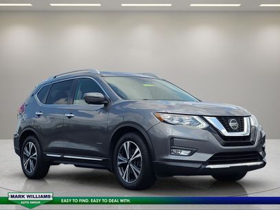 Used 2018 Nissan Rogue SL w/ Premium Package