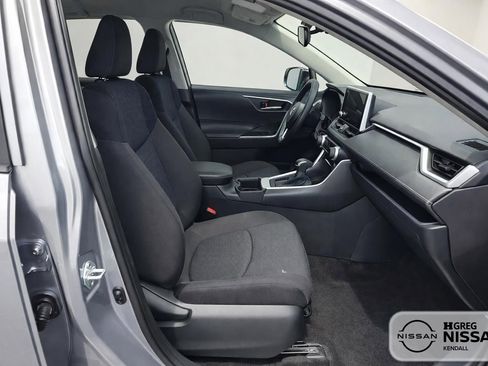 Used 2024 Toyota RAV4 LE FWD image 9