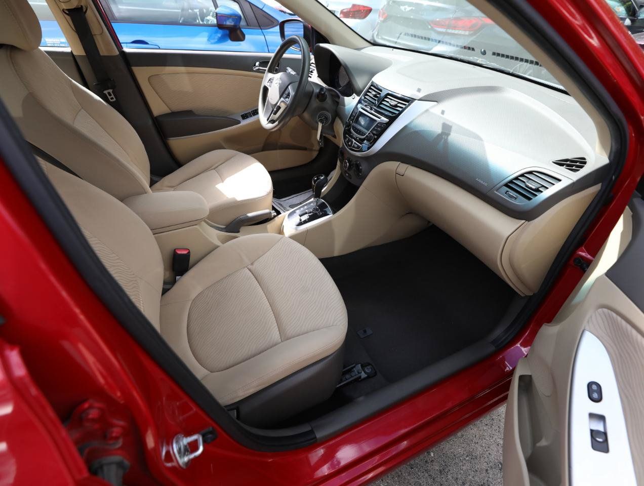 Used 2013 Hyundai Accent GLS w/ Premium Pkg FWD image 10