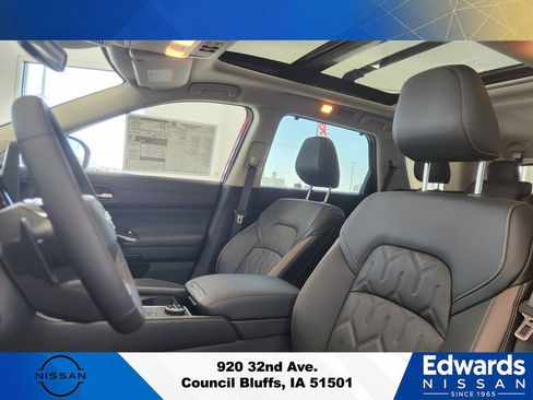 New 2026 Nissan Pathfinder Platinum w/ Cargo Package AWD/4WD image 31