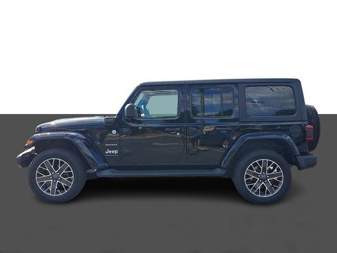 Used 2023 Jeep Wrangler Unlimited Sahara w/ Cold Weather Group AWD/4WD image 4