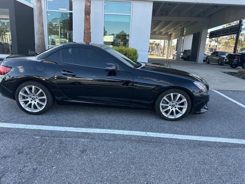 Used 2018 Mercedes-Benz SLC 300 image 2