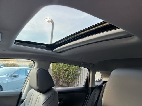 Certified 2025 Acura ADX AWD image 36