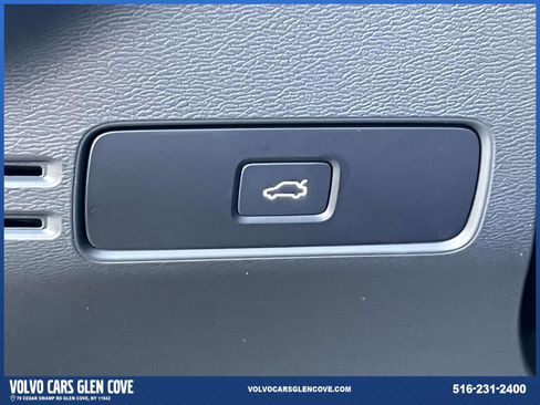 Used 2025 Volvo XC40 B5 Ultra w/ Climate Package image 20