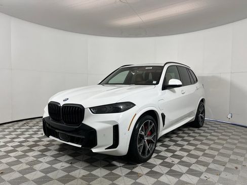New 2026 BMW X5 xDrive50e w/ M Sport Package image 3