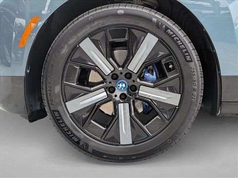 Used 2023 BMW iX xDrive50 w/ Premium Package image 23