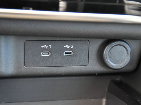 Used 2024 Nissan Rogue S FWD image 23