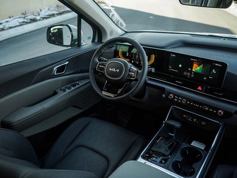 New 2026 Kia Carnival EX FWD image 16