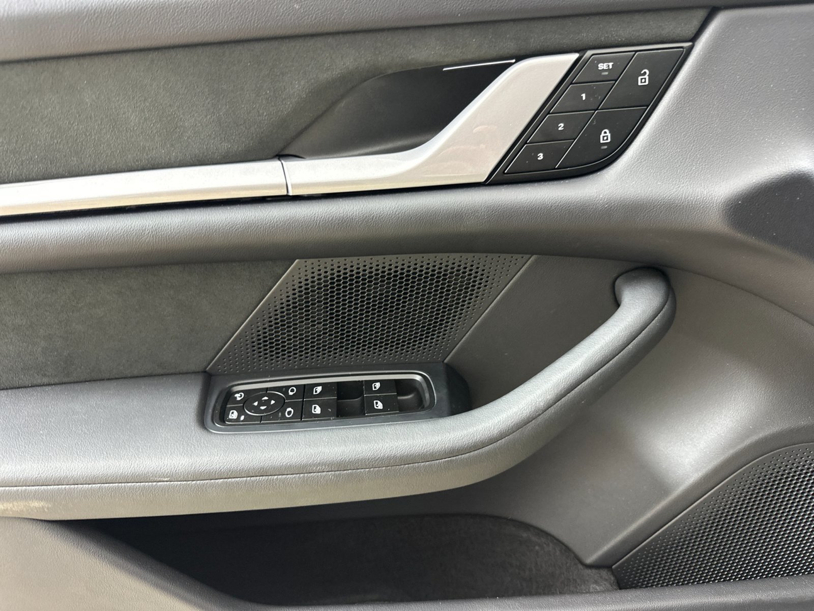 Certified 2025 Porsche Taycan Turbo GT AWD/4WD image 12