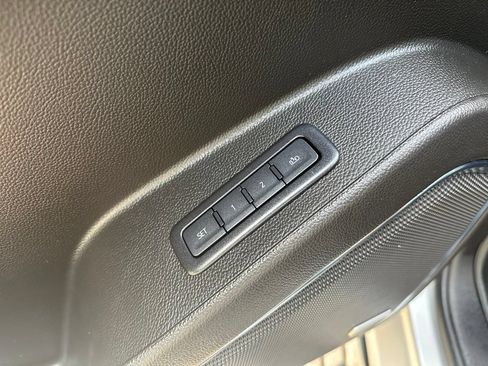 Used 2019 Chevrolet Tahoe Premier RWD image 16