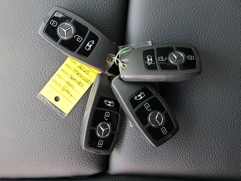 Used 2025 Mercedes-Benz Sprinter 2500 image 5