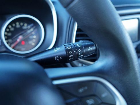 Used 2018 Jeep Compass Sport image 29