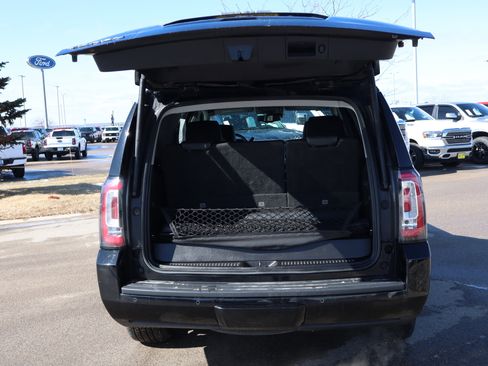 Used 2019 GMC Yukon SLT w/ Graphite Performance Edition image 15
