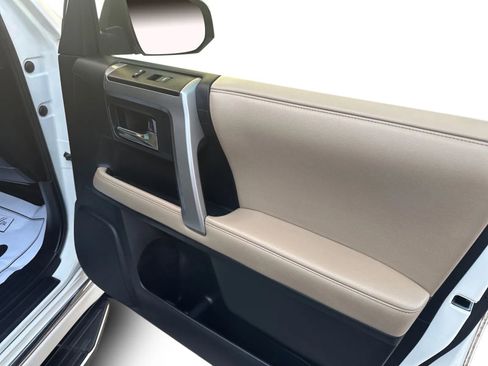 Used 2015 Toyota 4Runner Limited image 22