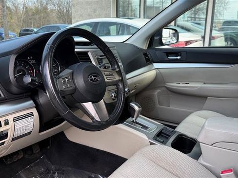 Used 2010 Subaru Outback 2.5i Premium image 15