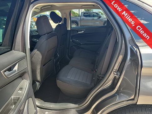 Used 2020 Ford Edge SE image 12