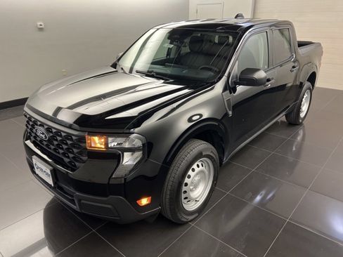 New 2025 Ford Maverick XL image 3