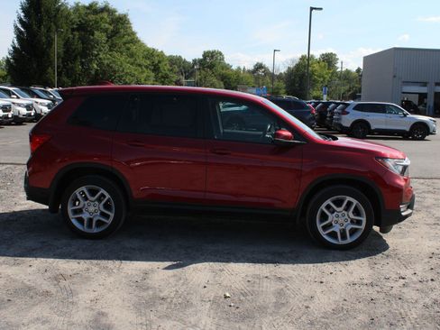 Used 2025 Honda Passport EX-L image 4