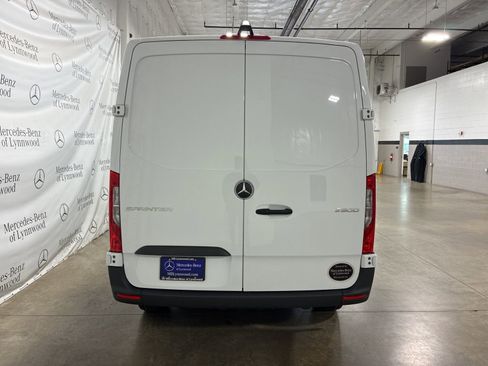 Used 2025 Mercedes-Benz Sprinter 2500 image 8