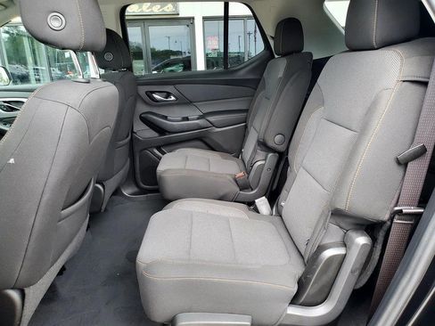 Used 2021 Chevrolet Traverse LT AWD/4WD image 16